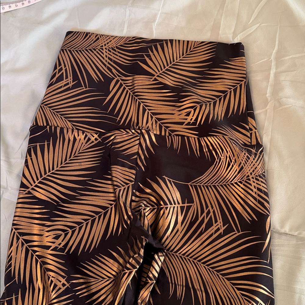 Emily Hsu Designs Black and Gold Leaf Print Leggings Set xs/med K20 - Picture 8 of 9